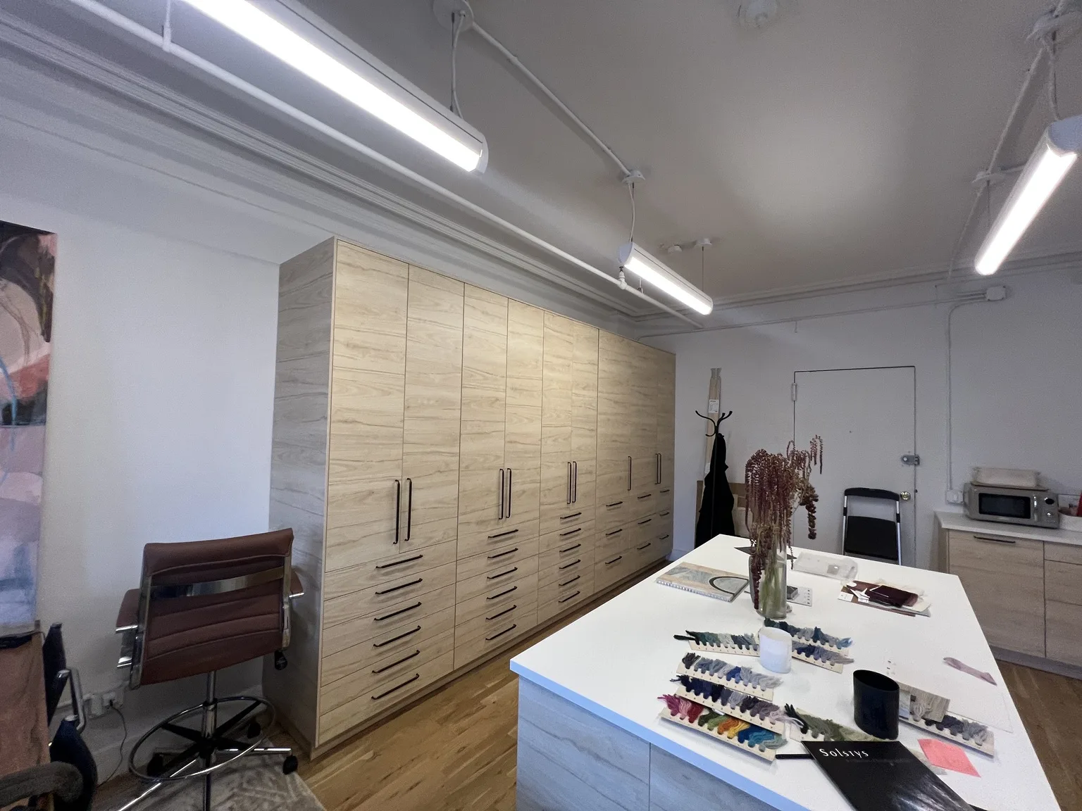 Open-Plan Cabinetry & Storage — photo 1